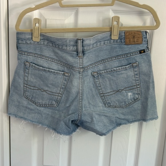 Mid rise jean shorts - Picture 2 of 3